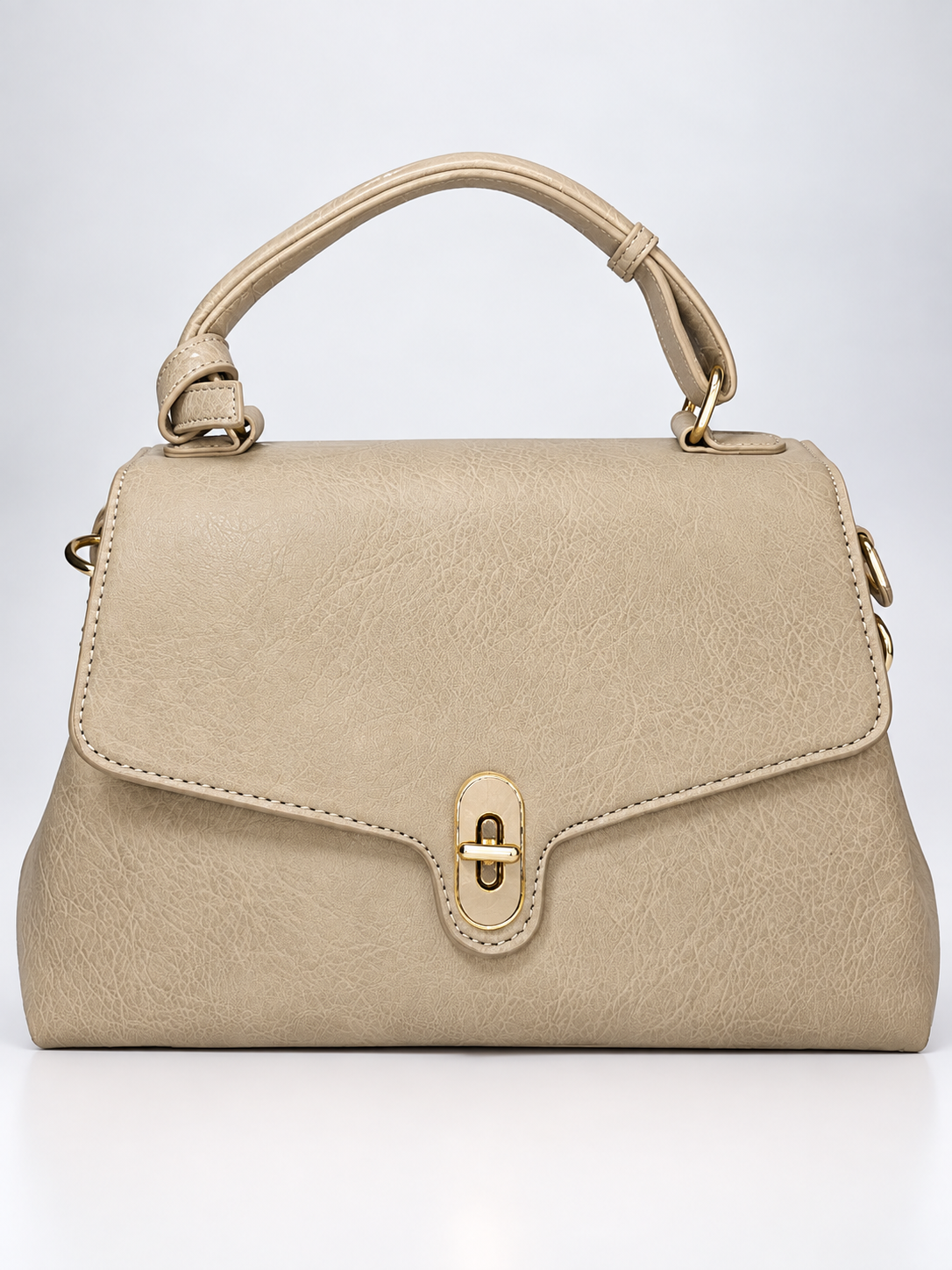 Bolso de mano beige para mujer vista frontal con herrajes dorados
