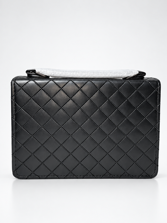Bolso bandolero negro para mujer vista posterior con acabado acolchado