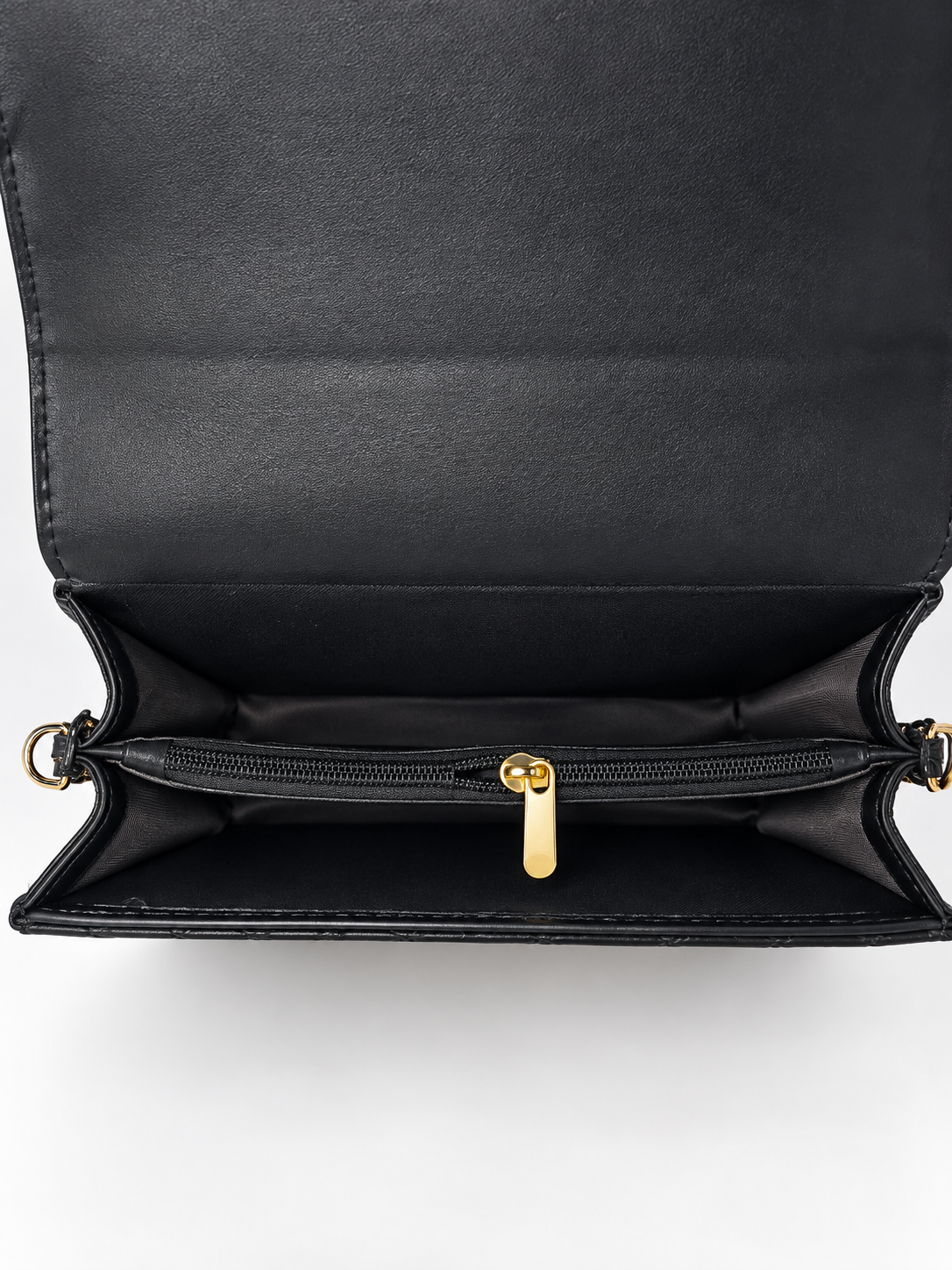 Bolso bandolero negro para mujer detalle interior con compartimentos