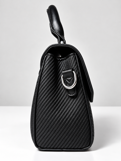 Bolso negro para mujer vista lateral con argolla plateada