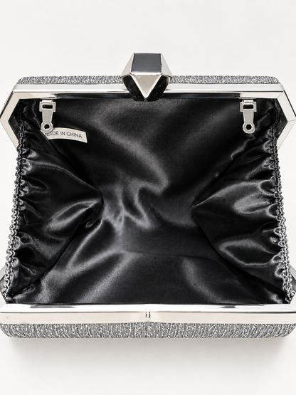 Clutch plateado para mujer con interior forrado negro