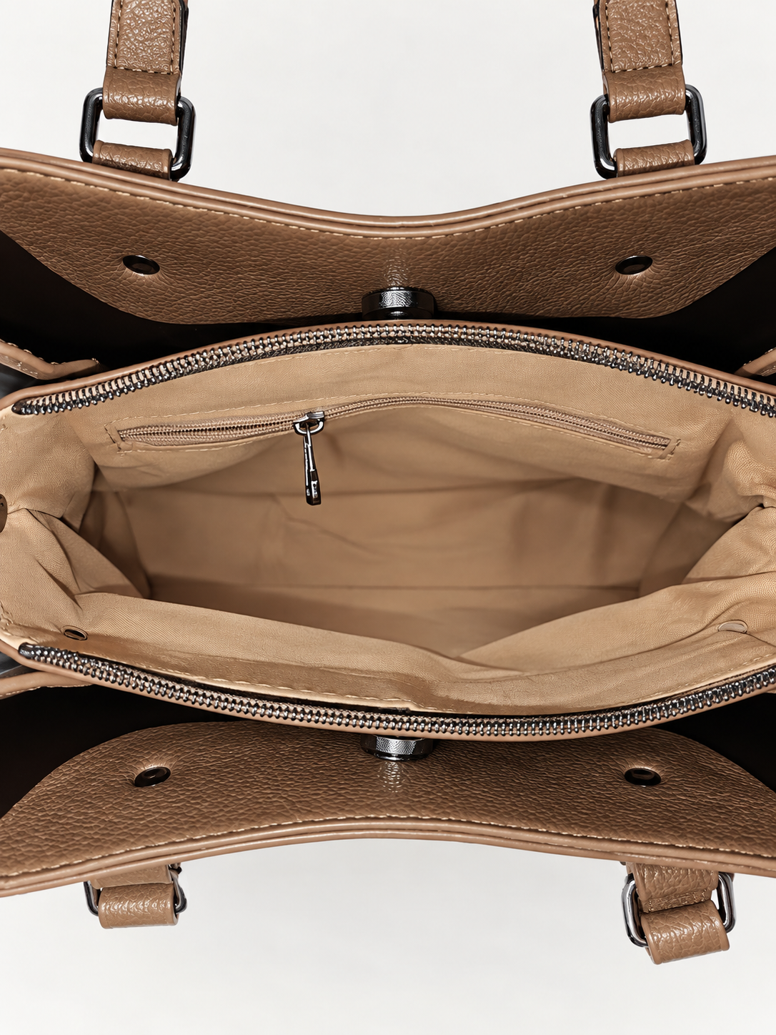 Bolso tote café para mujer detalle interior con cierre de cremallera