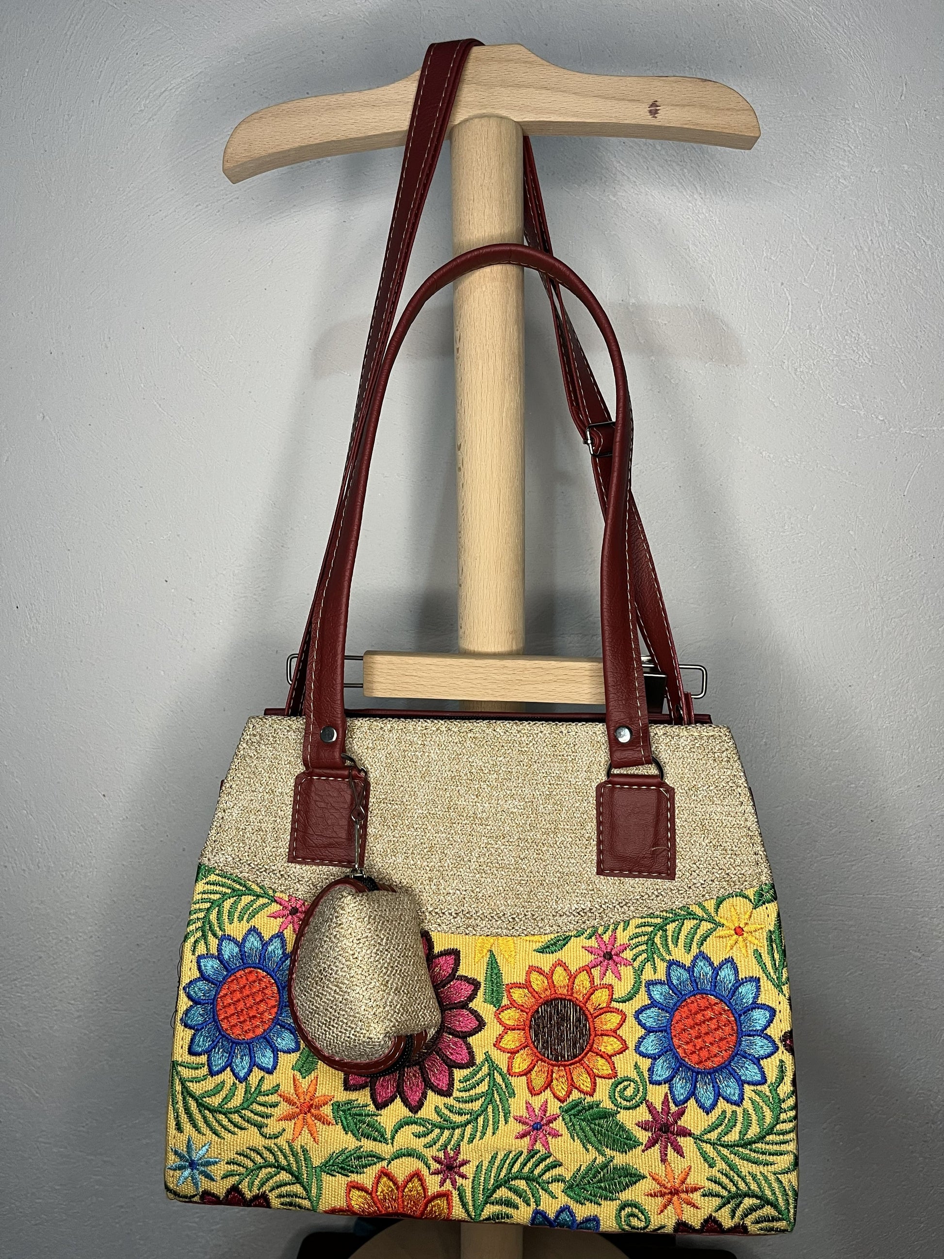 medidas del bolso 30 × 22 × 12 cm