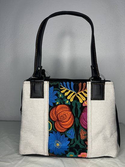 correa ajustable del bolso con diseño moderno
