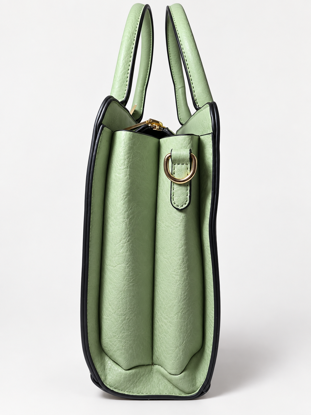 Bolso verde menta para mujer vista lateral con argolla dorada