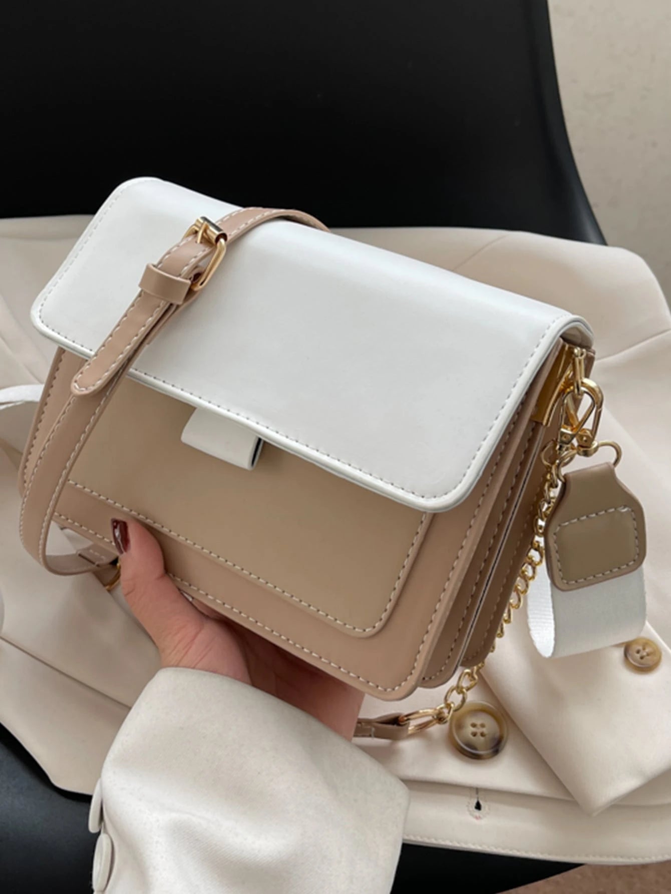 bolso beige blanco cuadrado para dama