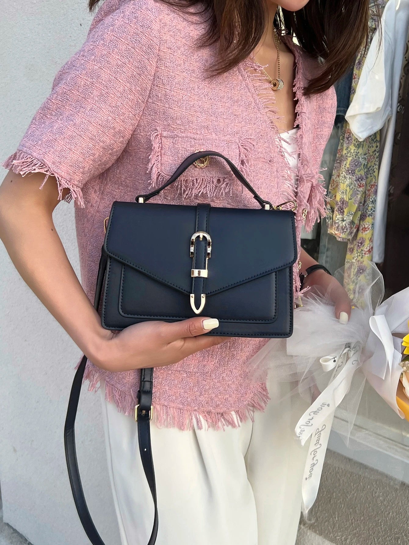 bolso azul marino tipo cartera para dama con asa superior