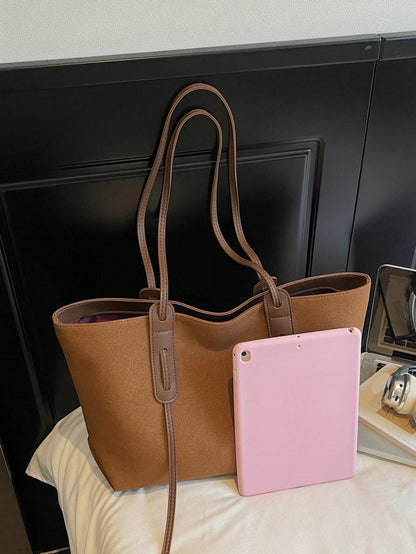 Bolso tote marrón para mujer comparativa de tamaño y capacidad