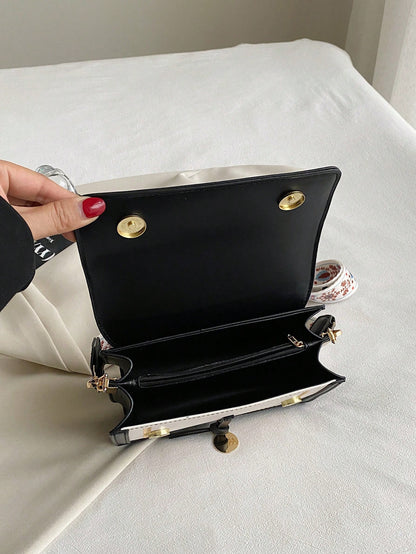 interior del bolso con cierre y compartimentos