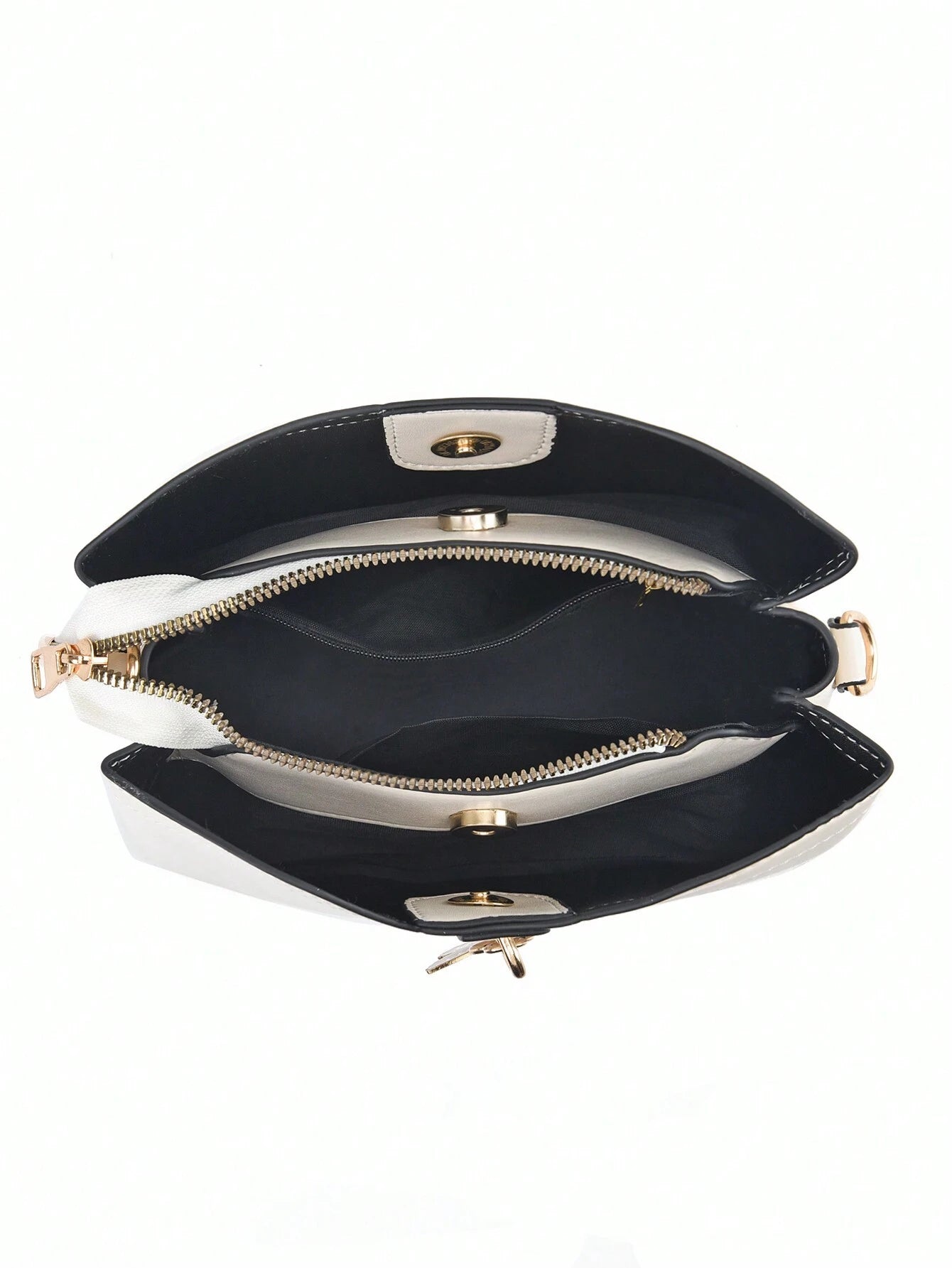 interior del bolso crossbody blanco multicompartimento