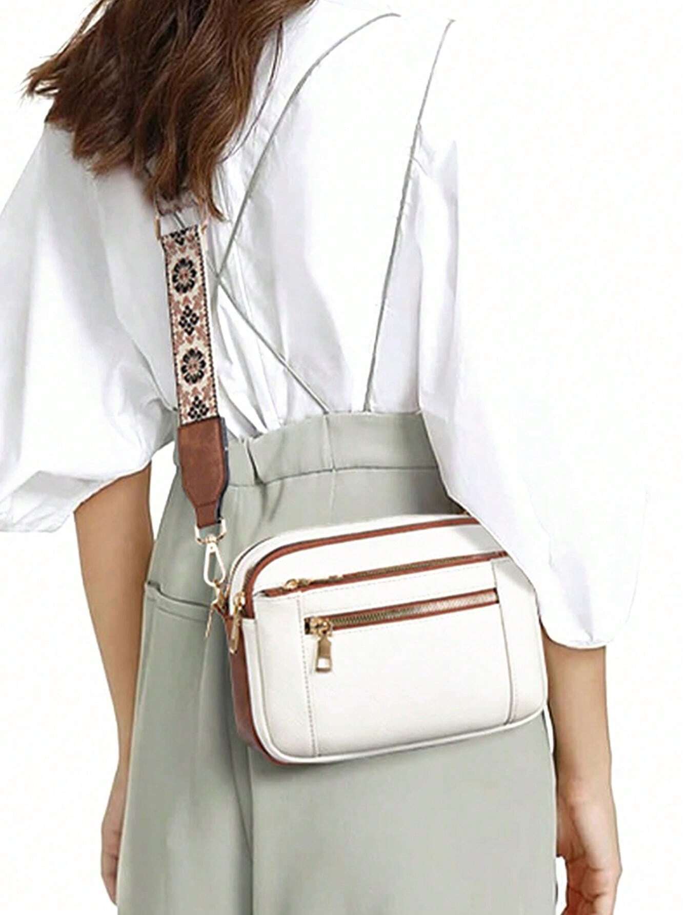 bolso cruzado blanco elegante con correa ajustable