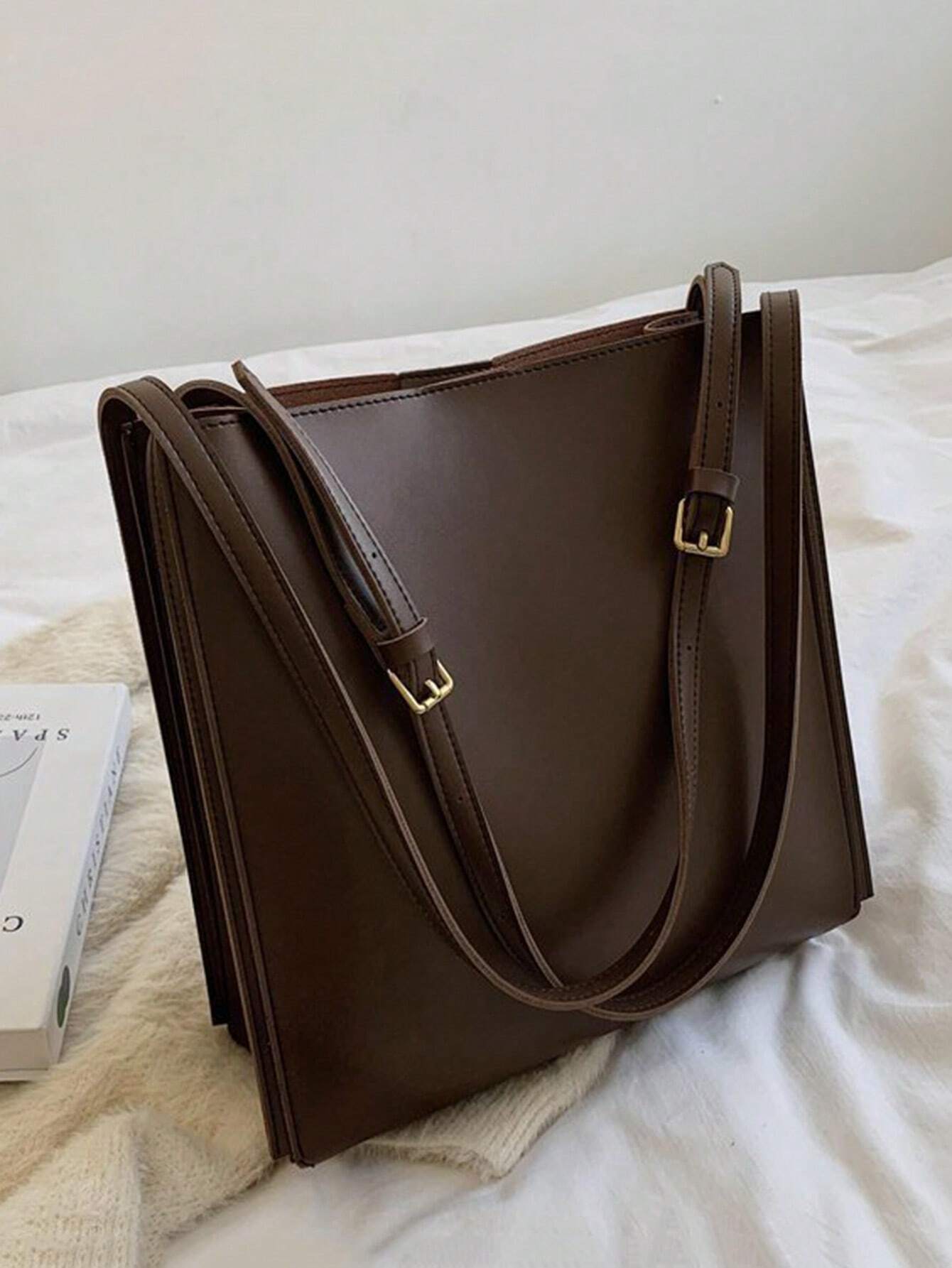 Bolso tote café chocolate para mujer vista frontal con doble asa ajustable