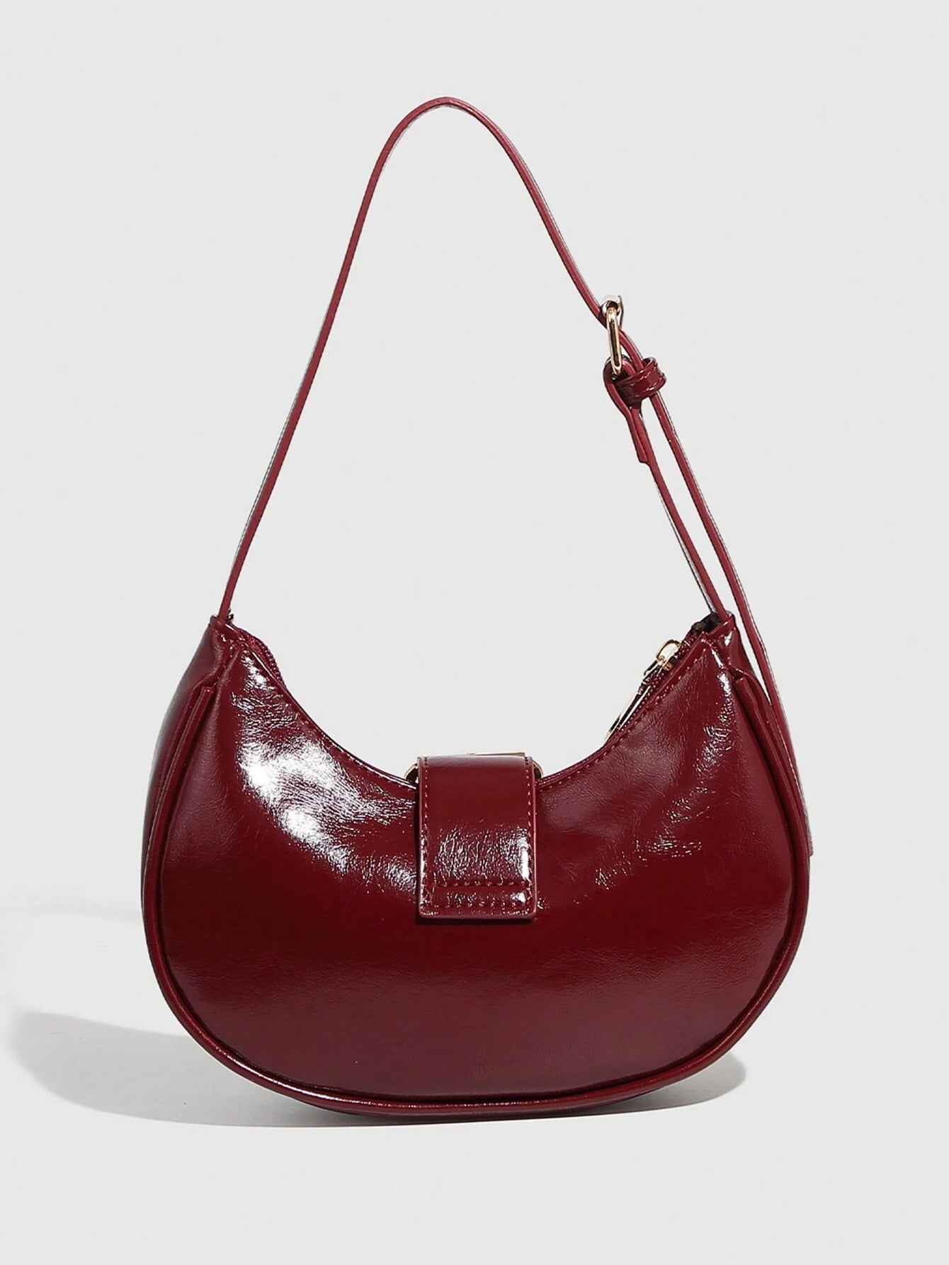 Bolso hobo burdeos para mujer vista frontal con diseño media luna