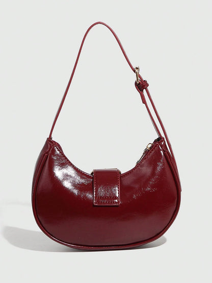 Bolso hobo burdeos para mujer vista frontal con diseño media luna