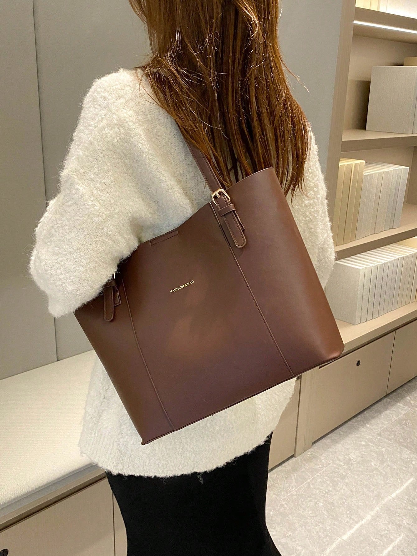 bolso tote marrón para dama al hombro