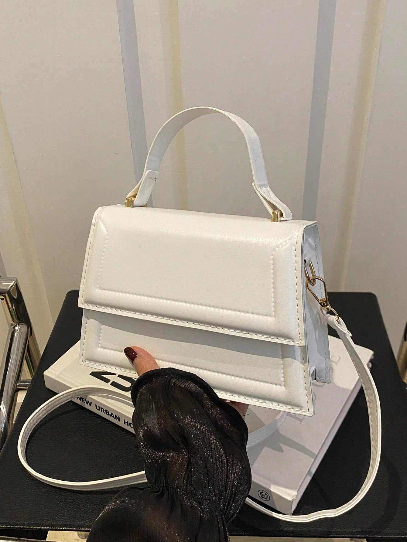 mini bolso blanco de cuero sintético para dama
