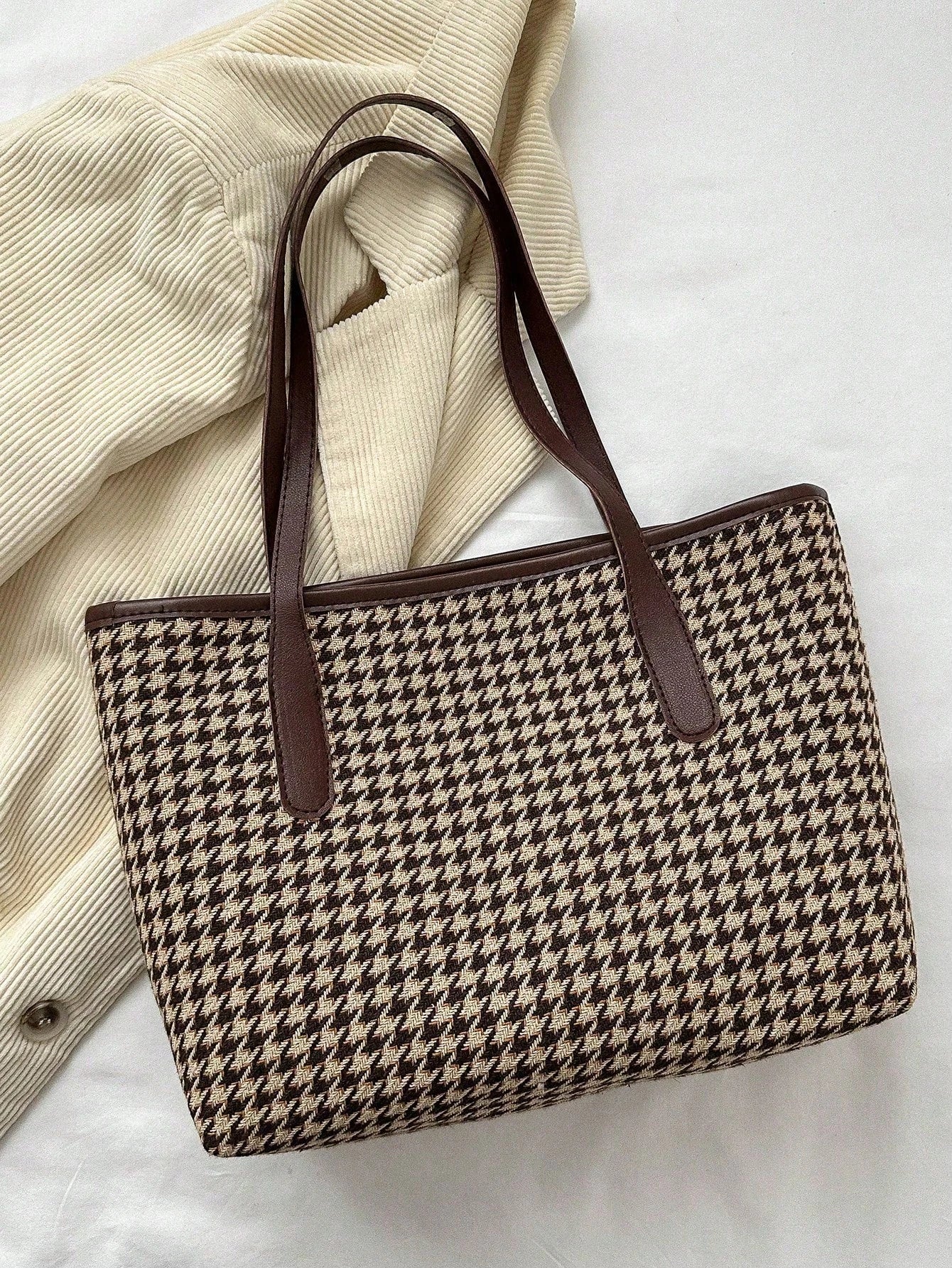bolso marrón tote para dama con asas largas