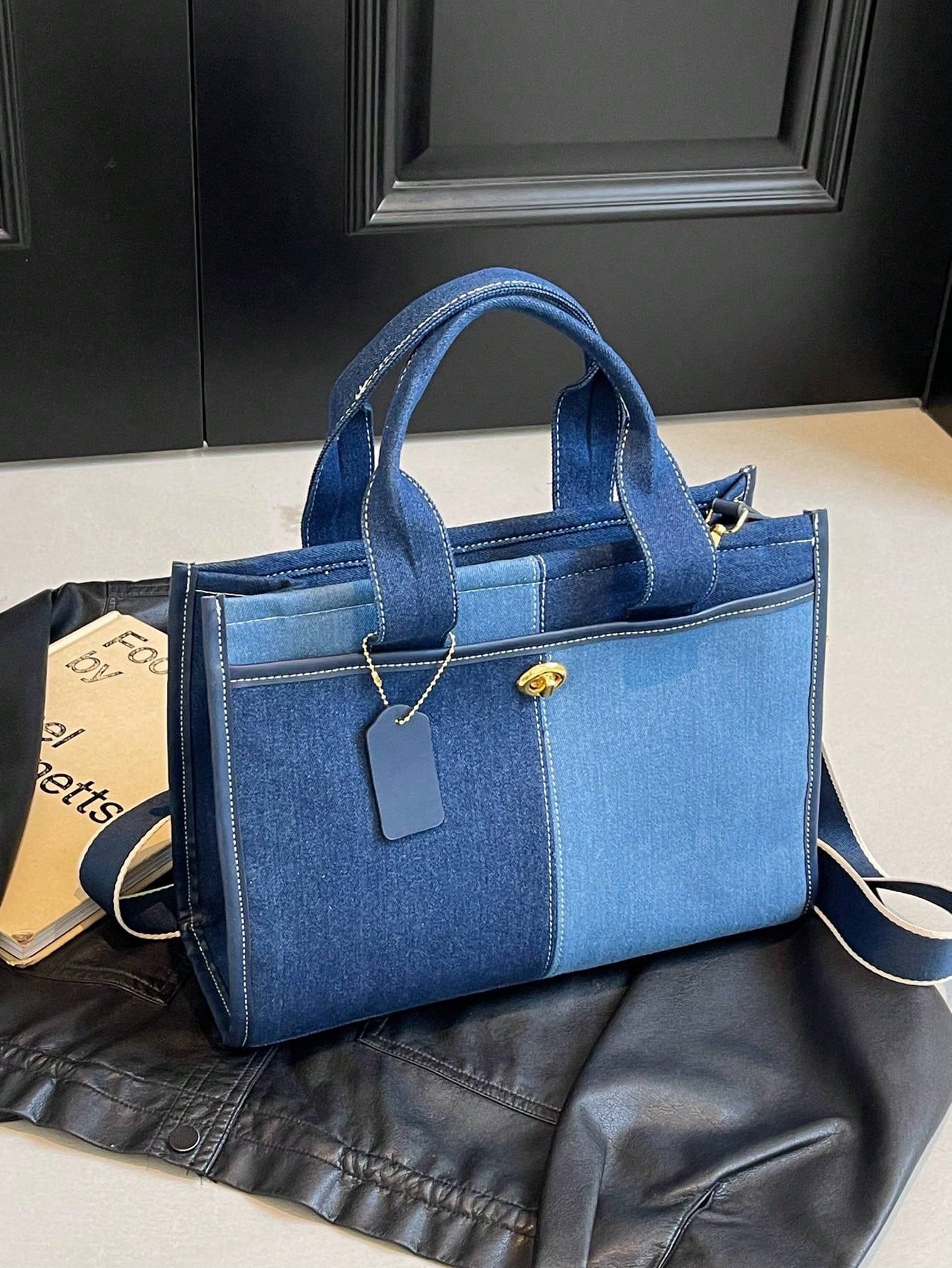 Bolso tote azul para mujer vista frontal con acabado denim
