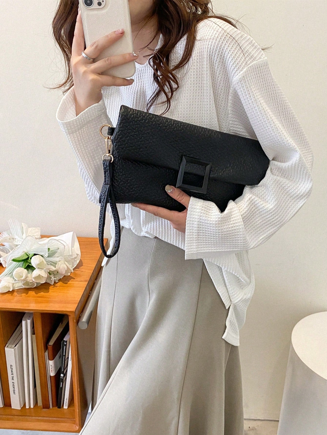 bolso clutch negro para mujer estilo sobre con muñequera