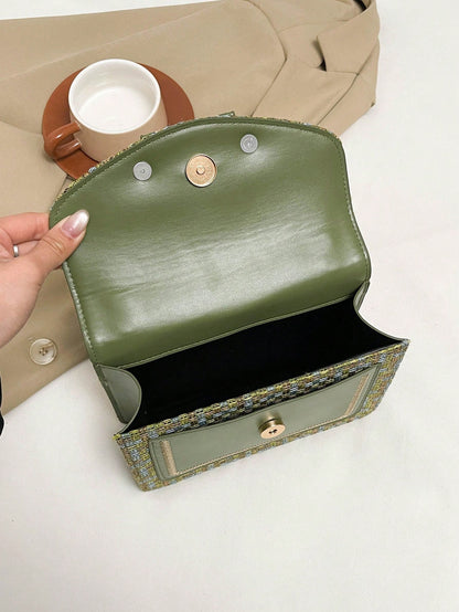 interior del bolso mini verde tejido