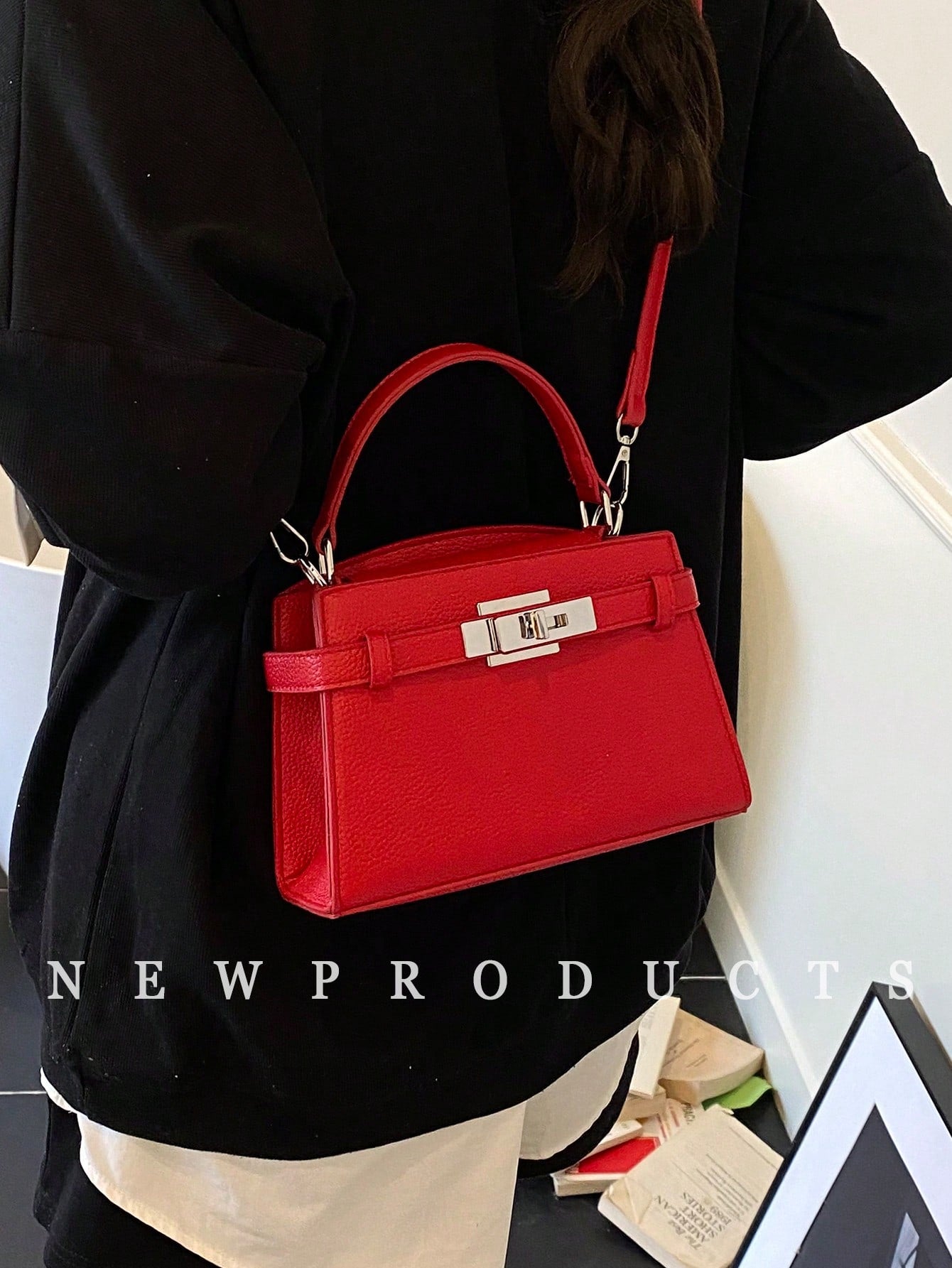 bolso de mano rojo elegante para oficina