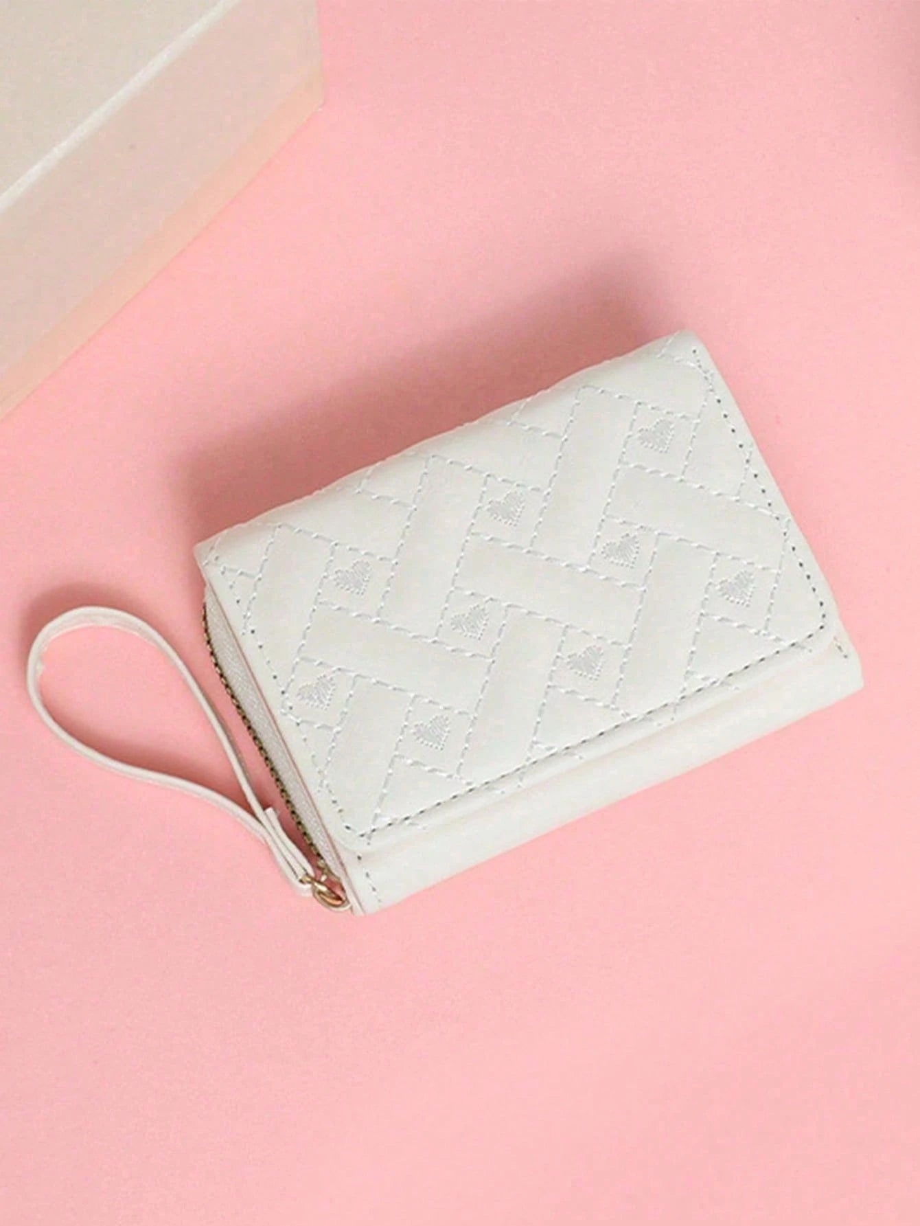 billetera blanca bordada para dama con muñequera
