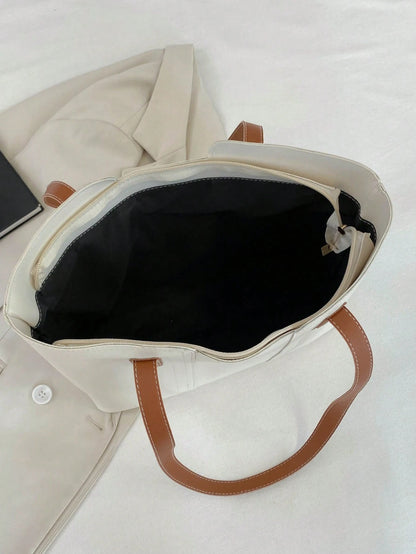 interior del bolso tote blanco con cremallera