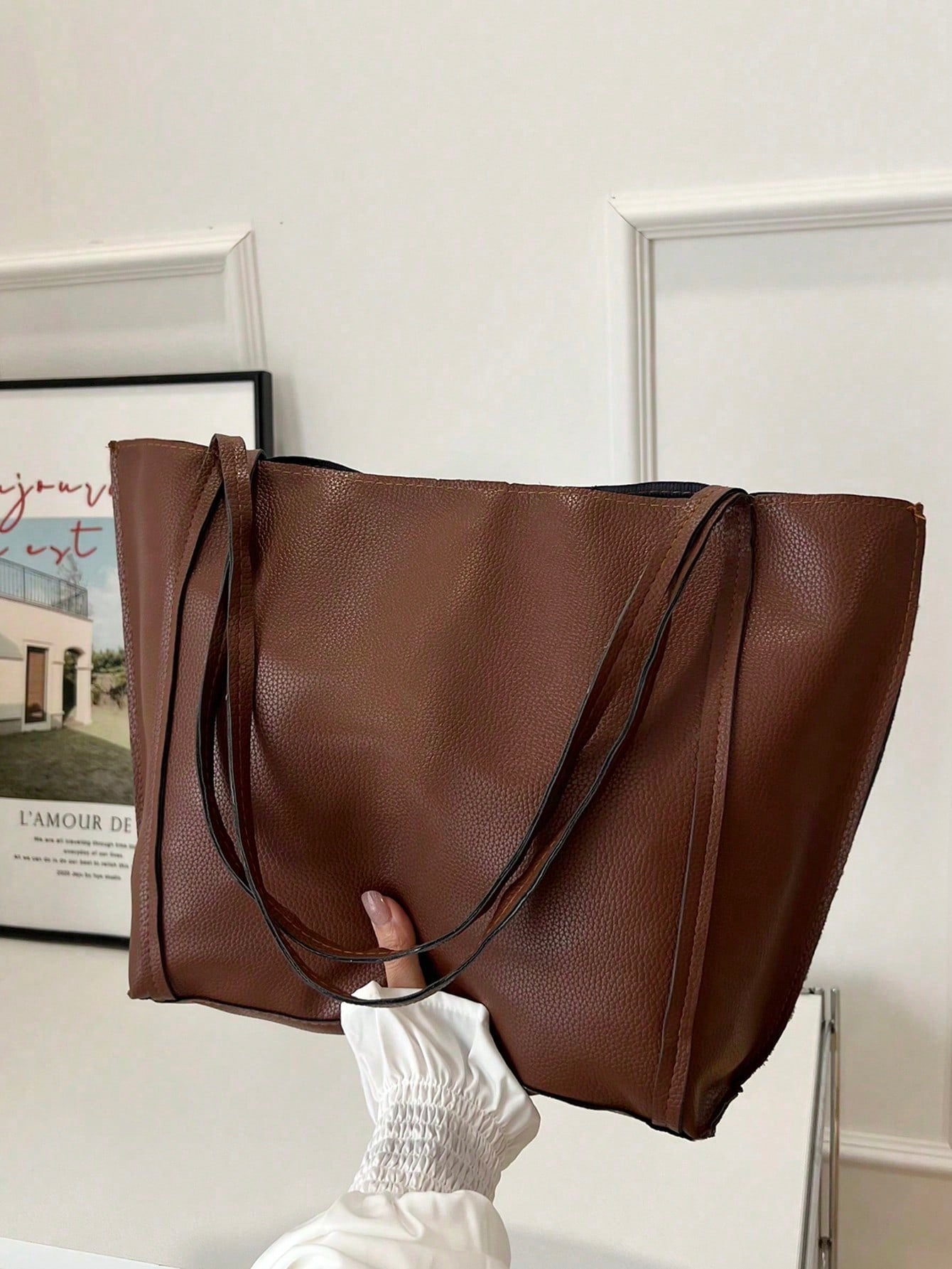 Bolso tote marrón para mujer detalle lateral de gran capacidad