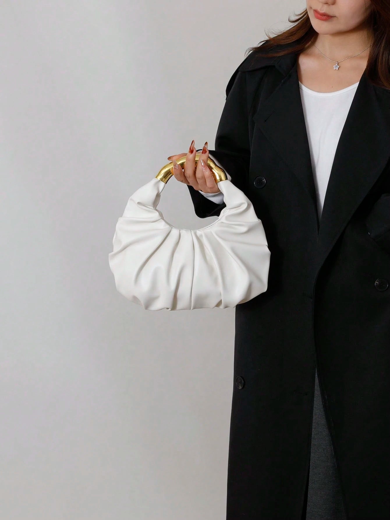 asa metálica dorada del bolso hobo