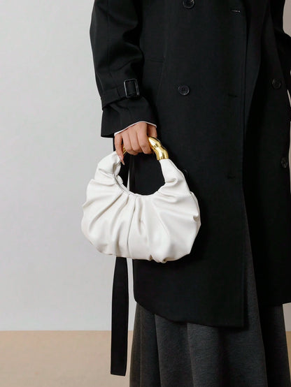 vista lateral del bolso blanco elegante