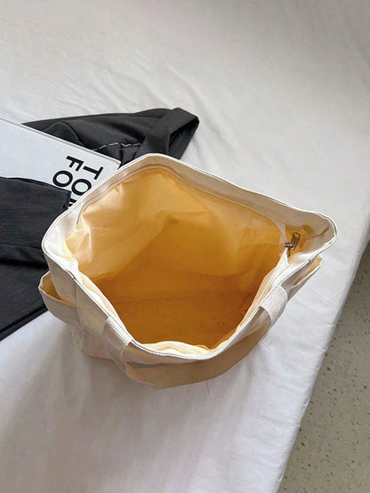 interior del bolso tote amplio con compartimento interno